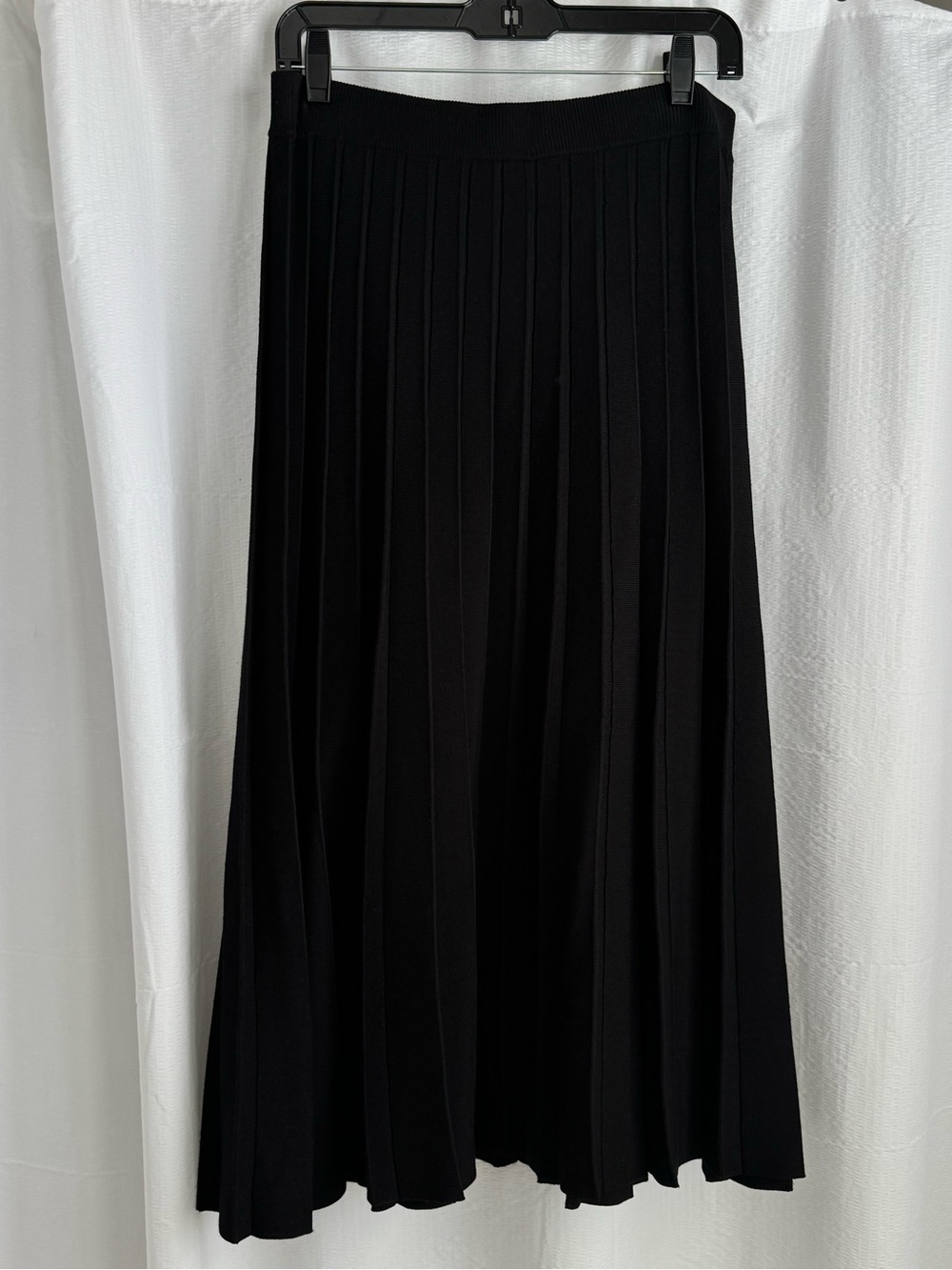 Adrianna Papell Black Pleated Midi Knit Skirt - Elegant A-Line